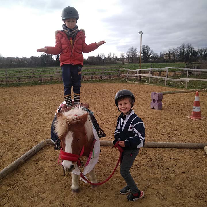Stages poney enfant vacances